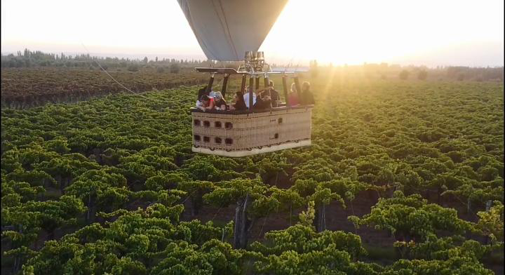 PASEO EN GLOBO + CENA EN BODEGA / BALLOONS AND DINER